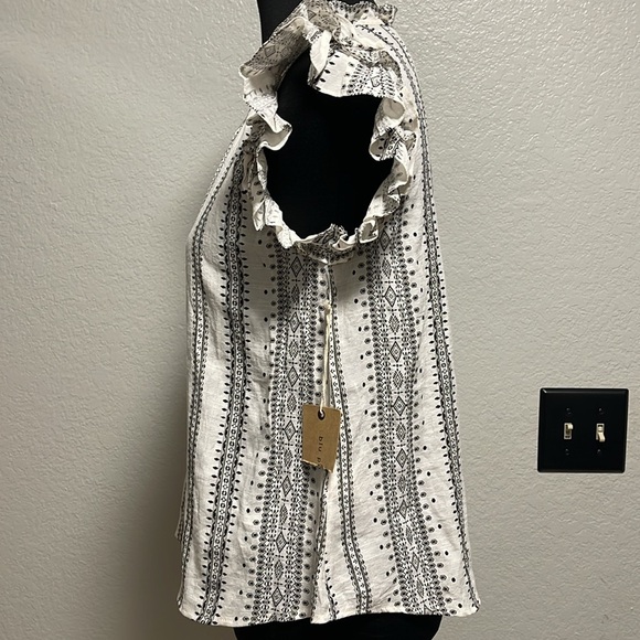 NWT E&M Black and White Print High Neck with Butterfly Sleeves SMALL - Picture 6 of 6